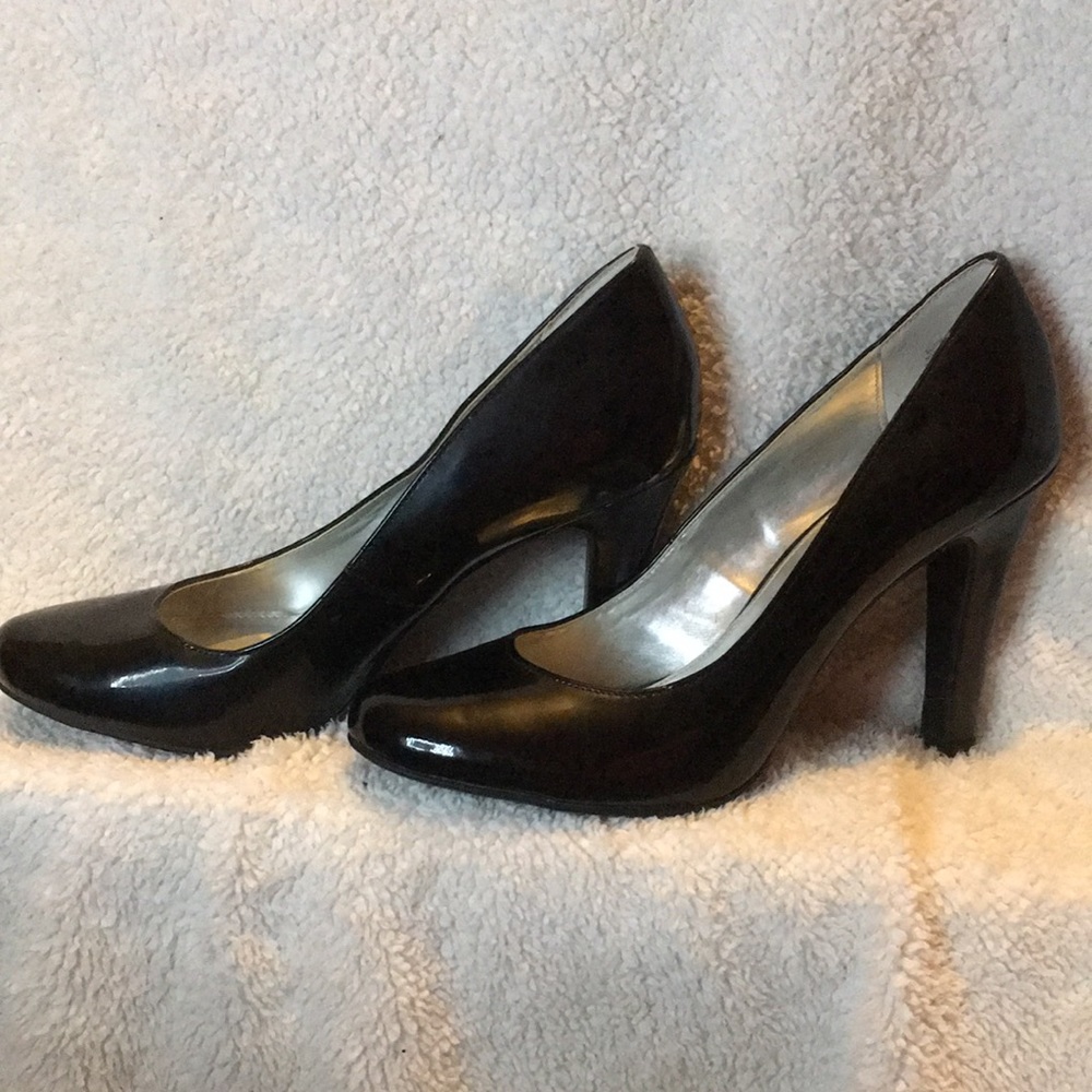 Bandolino B-Flexible Bolantana Black Patent high Heels Pumps round toe